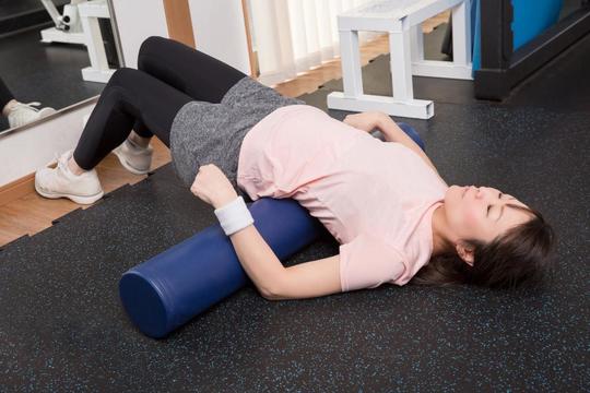 整体ポールで首と肩が劇的に楽になる？使い方と注意点を解説 - 脳・心